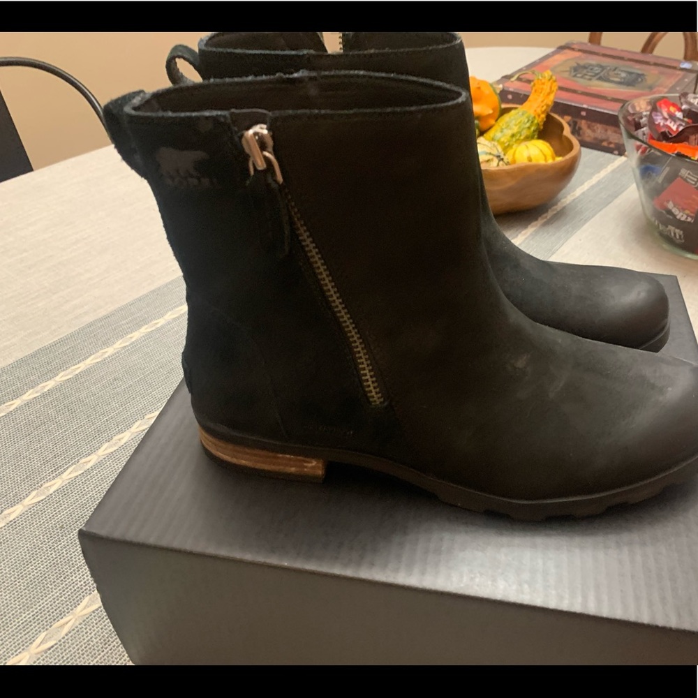 Sorel Emelie Zip Bootie Black Size 10.5